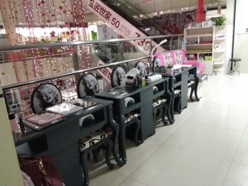 纖指圓夢(mèng)想！保定東方技工學(xué)校創(chuàng)業(yè)者——李丹！  