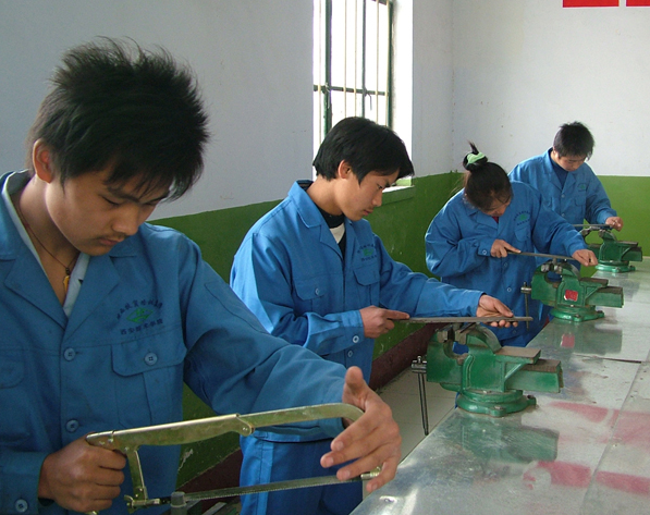 唐山九洲技校學(xué)電工怎么樣？