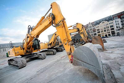 濟南挖掘機學(xué)校挖掘機專業(yè)誰都能學(xué)嗎？