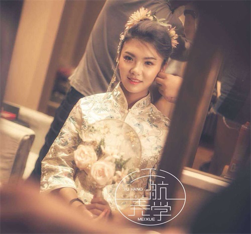  唐山學(xué)新娘跟妝去哪里靠譜？