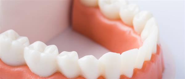 濟(jì)南有能學(xué)口腔醫(yī)學(xué)專業(yè)的學(xué)校嗎？學(xué)?？诒趺礃?？