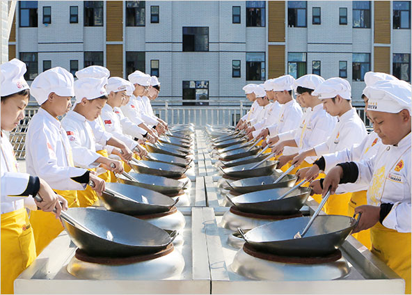 成都有正規(guī)的烹飪學(xué)校嗎？