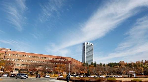 想創(chuàng)業(yè)當(dāng)老板嗎？快到泰安市陽光汽車專修學(xué)校吧！