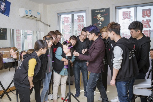 威海以琳國際形象設(shè)計學校7月份鉅惠活動等你來...