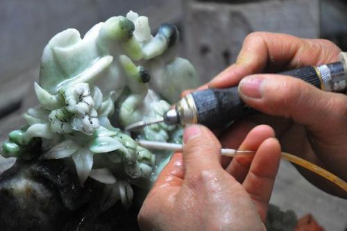 邢臺汽修服裝學(xué)校有玉石加工專業(yè)嗎？