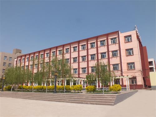  張家口工程技術學校升學與就業(yè)方便嗎？