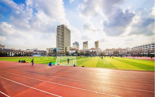 青島市電子信息技術(shù)學(xué)校怎么樣？