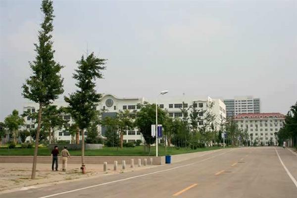 青島飛洋職業(yè)技術(shù)學(xué)院有哪些辦學(xué)特色？有什么學(xué)生福利？