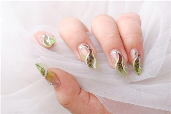 雅麗國際發(fā)型美容美甲學(xué)校帶你認(rèn)識美甲工具啦！