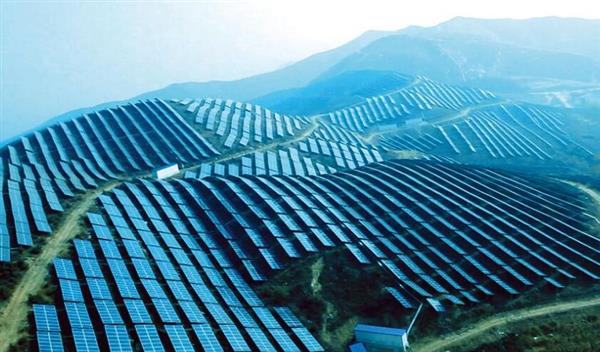 太陽能光伏發(fā)電都有哪些優(yōu)缺點？保定新能源技工學校為你講解！